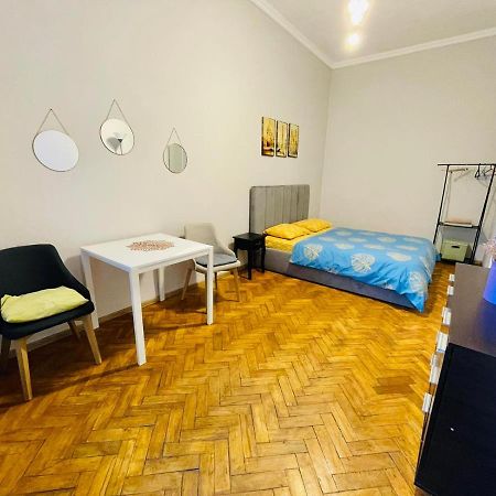 Джерельна 25, Апартаменти В Центрі З Двома Ізольованими Спальнями Lwów Zewnętrze zdjęcie